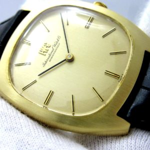 IWC (International Watch Company) ”K18YG無垢 手巻機械式ムーブCal